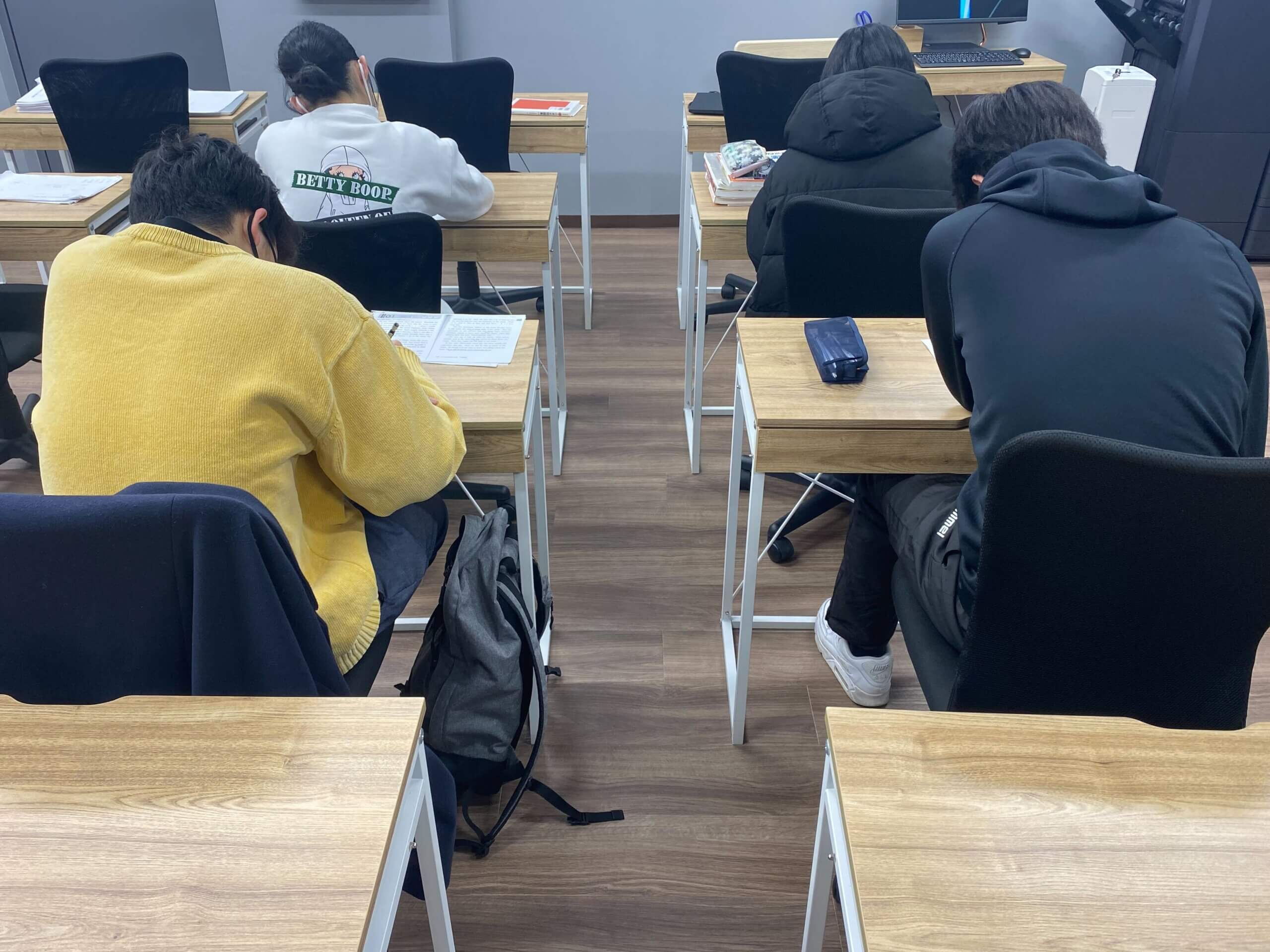 本日のゼミの様子 ｜ 難関私大専門塾マナビズム