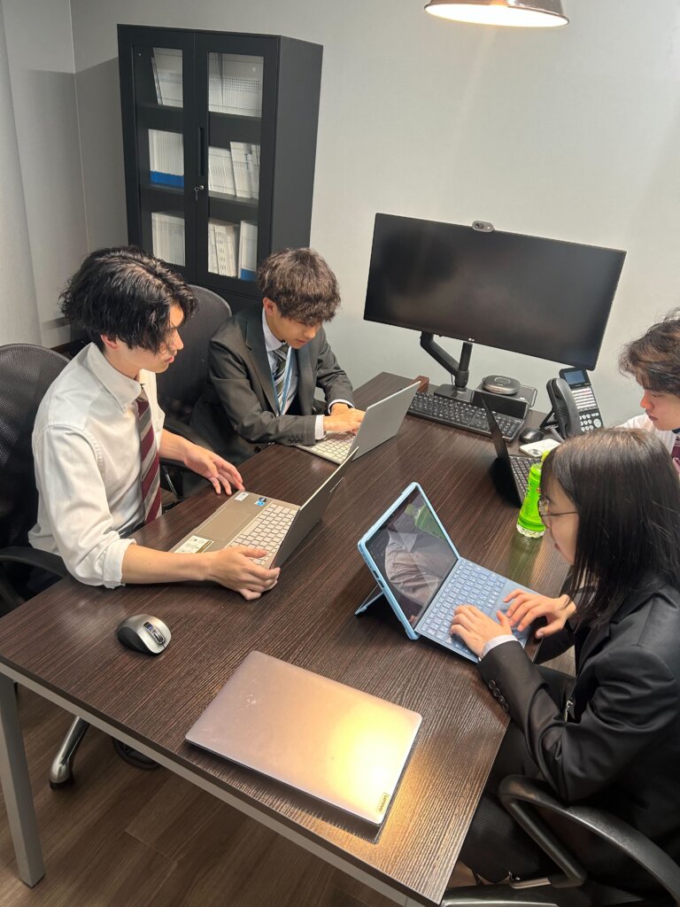 新人講師の研修の様子です。
