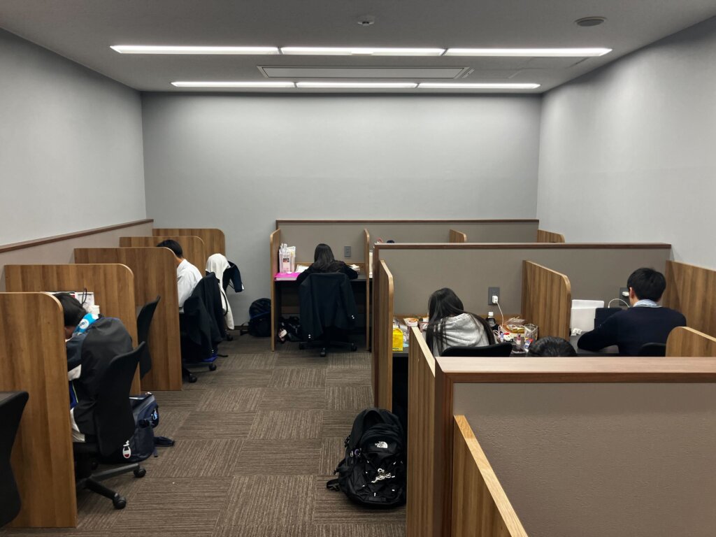 明日は甲南公募が始まります！！