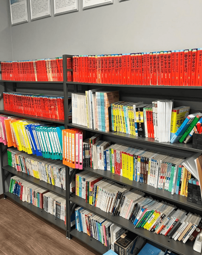 参考書コーナーが新しくなりました！